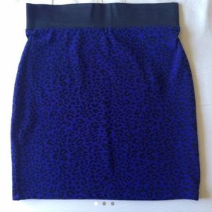 3/$10 🛒🛍️ Nasty Gal Black & Blue Cheetah Mini Skirt - Size Medium